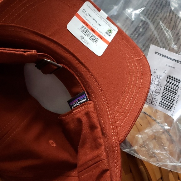 Patagonia P6 Big Label Trad Hat Ball Cap Barn Red NWT one size - Picture 2 of 6